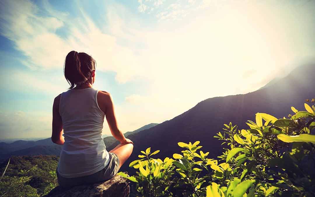 8 Ways In Which Meditation Helps In Lowering Anxiety Levels